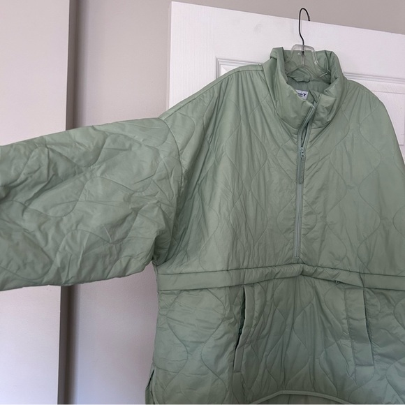 ❤️MAKE OFFER❤️ Old Navy Active green packable quilted half zip pullover PLUS XXL - Picture 6 of 9
